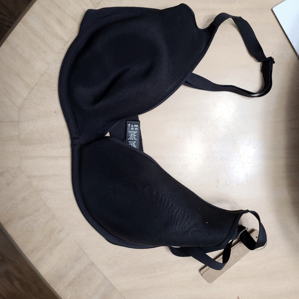Skims 34DD Black Bra NWT